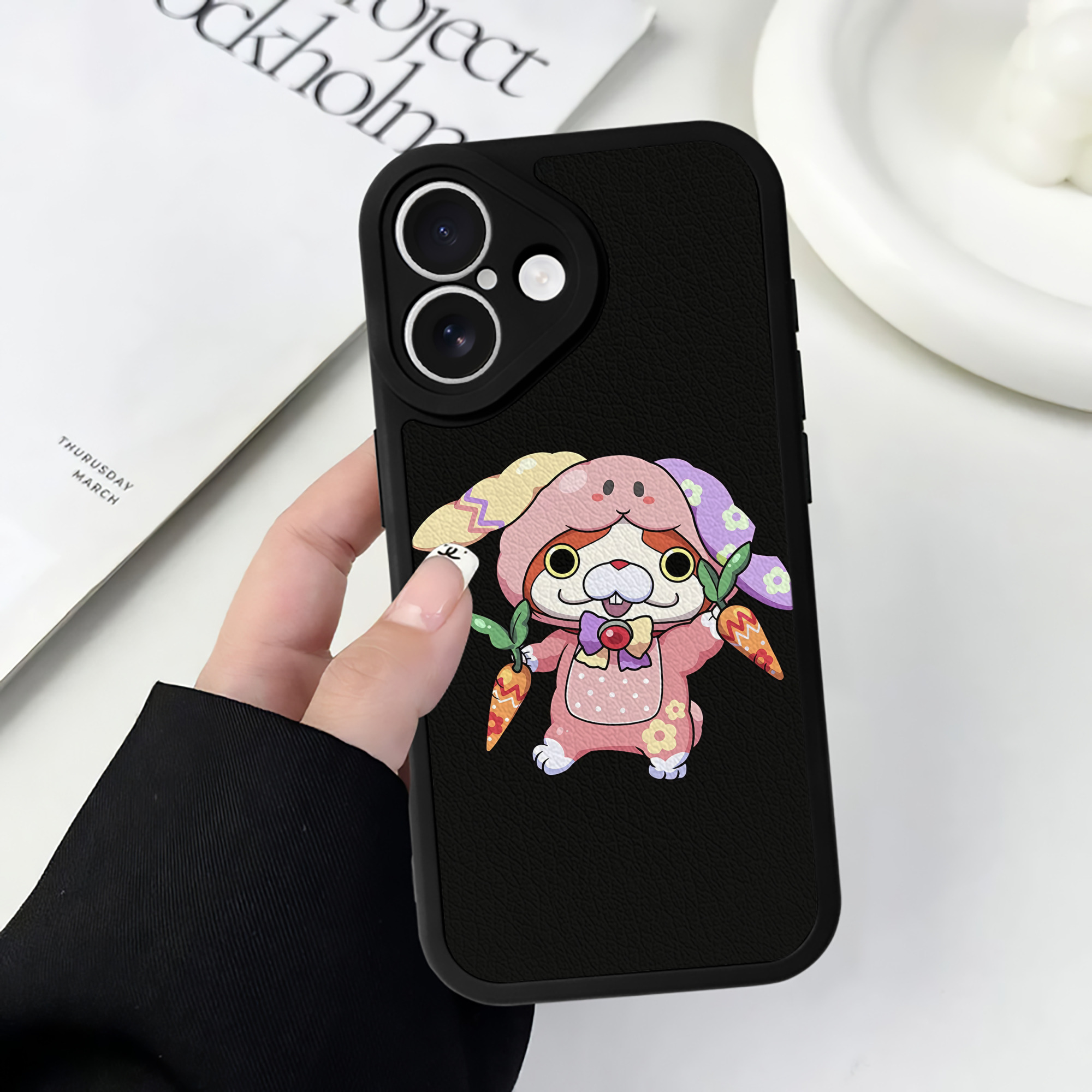 （画像用） 妖怪ウォッチ Yo-kai Watch 【iPhone 16シリーズ対応】シリコンスマホケース（レザー調） 材質：シリコン